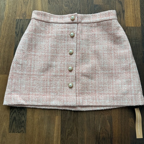 REFORMATION TWEED SKIRT- pink- Pearl buttons - SZE 8- Chanel style - Picture 1 of 5